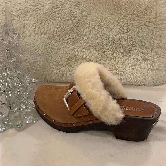 Michael Kors Clogs - Picture 3 of 9